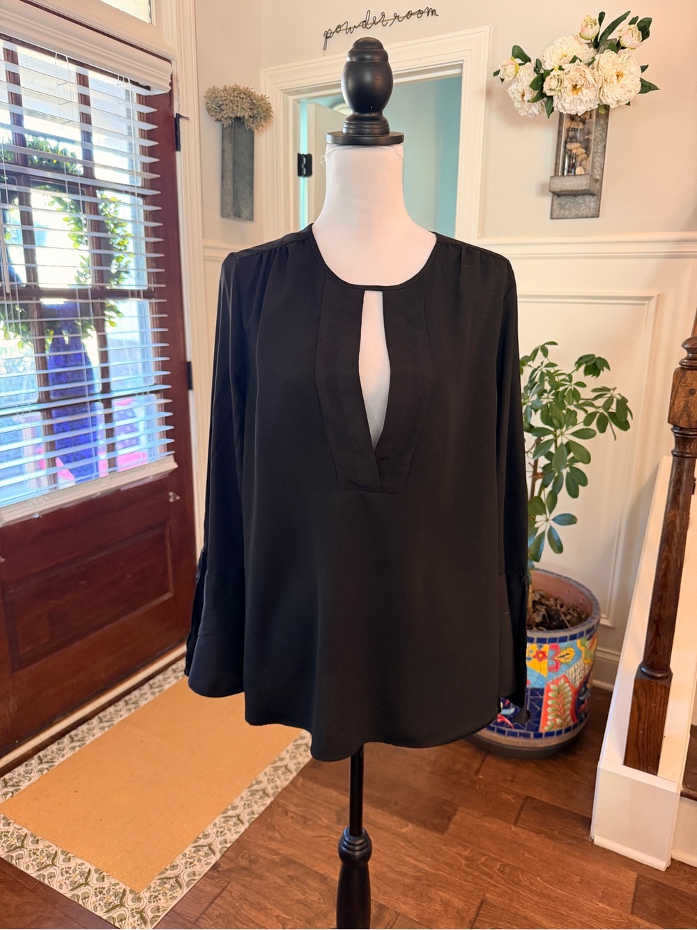 Jodifl NWOT Black Women’s Long Bell Sleeve Keyhole Blouse